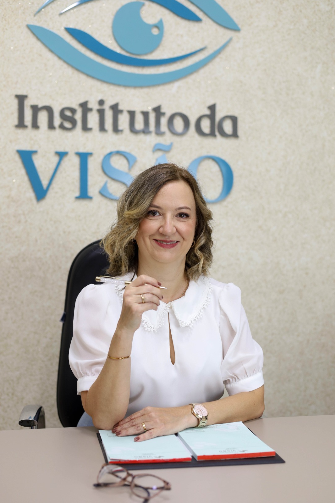 Retrato profissional da Dra. Larissa Scuta